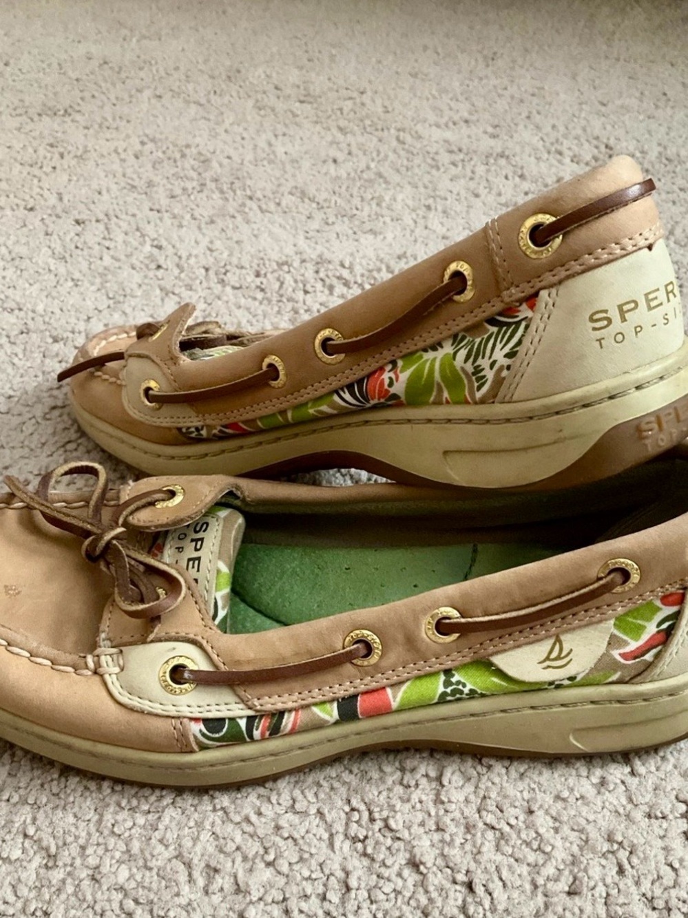 Sperry Women’s Tan and Green Tropical-Print